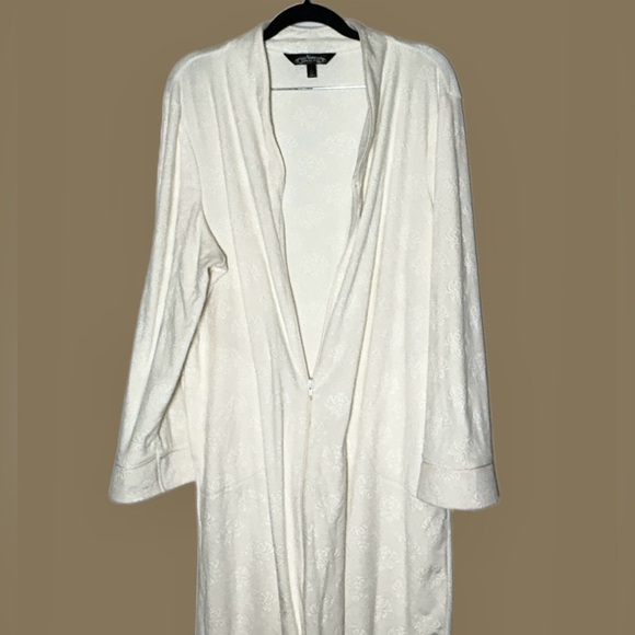 Noire Jasmine Rose Ivory Luxurious Soft Long Robe w/ Front Zipper & Pockets, XL - Picture 6 of 14